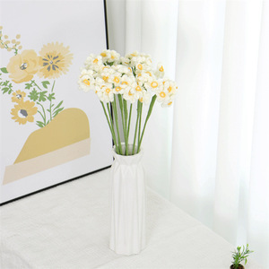 Don't Forget <span class=keywords><strong>Me</strong></span> Flowers Ramo de tulipán artificial de ganchillo barato Flores de punto - Product Image 3