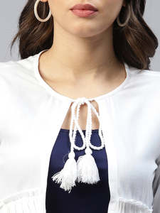 เสื้อคลุมผู้หญิงผ้าเรยอนสีพื้นผูกเชือก แต่งระบายด้วยเชือก แขนสามส่วน คอทรงโอ DEEBACO ชุดลำลองสำหรับงานปาร์ตี้ - Product Image 5