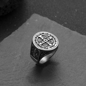 Europeo americano hombres Retro Hip-Hop Acero inoxidable plateado Shell piedra Cruz diseño moda anillo al por mayor - Product Image 3