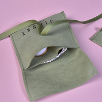 Pochette d'emballage pour bijoux en velours de daim de luxe JINSKY avec logo, sac à bijoux vert haut de gamme avec ruban