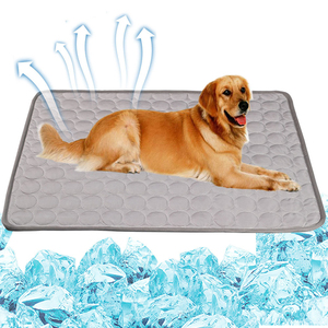 Tapete Refrescante para Cães para o Verão, Almofada de Gelo Respirável e Lavável, Cama Refrescante para Animais de Estimação - Product Image 2