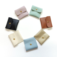 Sac de rangement pour petits bijoux en velours recyclable en gros, pochette personnalisée avec logo pour bague, boucles d'oreilles avec bouton doré