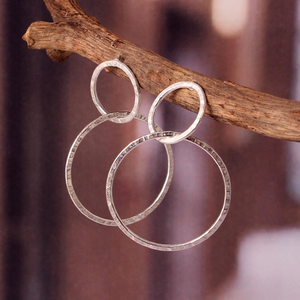 Pendientes Colgantes de Doble Aro Entrelazado Estilo Art Nouveau, Hechos a Mano, de Alta Calidad, Hermosos, Plateados, Finos, Modelo 2025 - Product Image 1