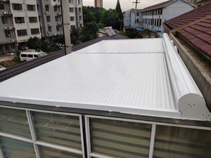 Toldos laterales retráctiles automáticos para exteriores modernos Toldos de puerta de persiana <span class=keywords><strong>enrollable</strong></span> de aleación de aluminio Ventanas de tragaluz de formato eléctrico - Product Image 2