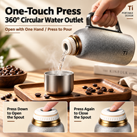 Bouteille d'eau portable de luxe personnalisée en titane à double paroi de 27 oz avec couvercle à bouton-poussoir et bec verseur, grande capacité, avec poignée de transport pour la maison