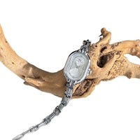 Jam Tangan Kuarsa Mewah Wanita dari Bahan Alloy, Sederhana, Modis, Elegan, Klasik, Retro, Dial Oval Kecil dengan Jarum Emas, Kotak Perhiasan Kelas Atas