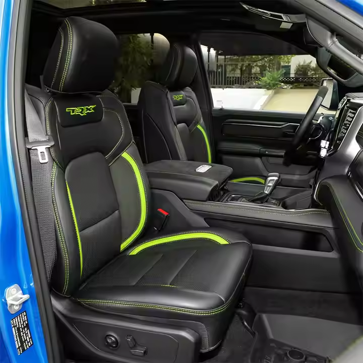 Noir avec lignes vertes