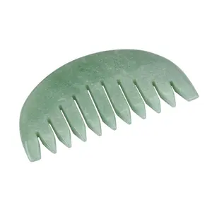 Pettine per capelli in cristallo di aventurina verde strumento di raschiatura per massaggio alla testa del cuoio capelluto verde Gua Sha pettine