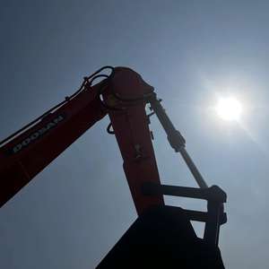 DOOSAN DX140 14TON a utilisé la machine d'excavatrice de taille moyenne avec peu de temps de travail EPA et CE certifiés - Product Image 3