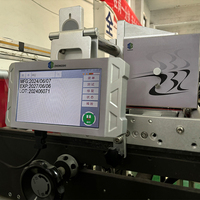 Machine d'emballage verticale TTO avec imprimante à jet d'encre pour l'impression par transfert thermique et le codage pour l'emballage de coussins