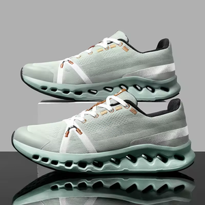 Chaussures de sport décontractées en maille respirante antidérapante Cloud, légères, pour hommes et femmes, chaussures de course tendance, chaussures de marche - Product Image 1
