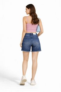 Comodi pantaloncini in denim scuro, lavato, con dettagli in strass sulle tasche, a vita alta e aderenti. - Product Image 2