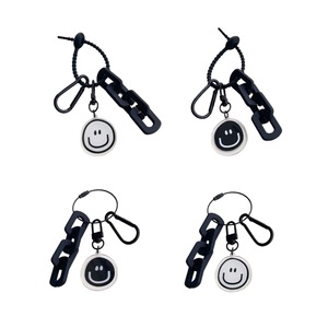 Porte-clés personnalisé créatif avec photo de visage - Porte-clés de voiture en acrylique noir et blanc personnalisé pour hommes, femmes, cadeau de couple, ornement suspendu - Product Image 5