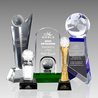Noble pas cher en gros blanc goutte d'eau forme flamme personnalisé trophée en cristal prix pour Souvenir