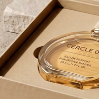 Boîte de présentation rigide écologique de style livre blanc magnétique personnalisée de qualité supérieure pour flacon unique de parfum ou cosmétique sur mesure