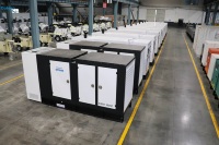 Groupe électrogène diesel silencieux de 100 kW à 300 kW avec ATS (commutateur de transfert automatique) insonorisé pour les ensembles de production cinématographique et télévisuelle