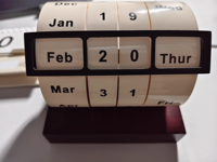 Rotierender ewiger Kalender Rotierender Schreibtisch kalender Schreibtisch kalender Ewiger Kalender Countdown