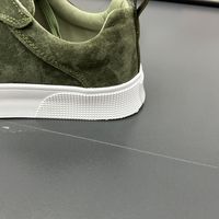 Vente en gros usine Baskets basses pour hommes, décontractées, confortables, respirantes, à semelle en caoutchouc souple et épaisse, tendance