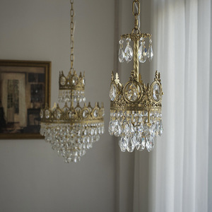 โคมไฟระย้าคริสตัลทองเหลืองสไตล์ฝรั่งเศส โคมไฟข้างเตียงทรงมงกุฎสไตล์อเมริกันย้อนยุค สำหรับห้องนอนและห้องสไตล์พระราชวัง - Product Image 5