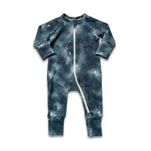 Tutina per Neonati in Bambù Organico, Pigiama Sostenibile con Cerniera, Body Personalizzato per Bambini, Abbigliamento da Notte per Ragazzi - Product Image 4