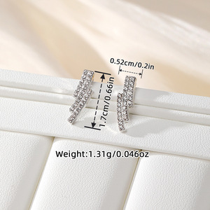 Boucles d'oreilles clous géométriques en argent micro-incrustées pour femme, usage quotidien - Product Image 2
