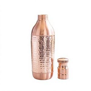 Bouteille d'eau en cuivre pur, design incurvé, texture martelée, récipient en cuivre sans joint, gourde ayurvédique - Product Image 1