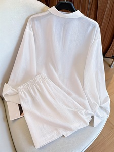 Conjunto de 2 Piezas para Mujer, Verano 2025, Camisa Holgada Informal a Rayas con Protección Solar y Pantalones Anchos de Cintura Alta con Estampado Sólido - Product Image 2