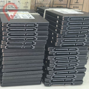 Unidad de estado sólido (SSD) NVMe PCIe 5.0 x4 HS de 2.5 pulgadas U.2 UH712a 15.36TB de lectura intensiva 4XB7A93074 -WR para servidor de centro de datos de alta velocidad - Product Image 3
