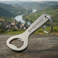 Décapsuleur porte-clés d'été en acier inoxydable plaqué argent avec logo gravé au laser pour ouvrir les bouteilles de bière