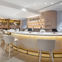 Conception d'intérieur moderne et personnalisée pour salon de manucure & Mobilier sur mesure pour salon de manucure - Personnalisation complète de l'espace commercial pour salon de manucure