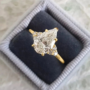 Anello a Goccia Elegante per Donne, Gioiello di Lusso alla Moda per Matrimoni, Fidanzamenti e Feste, Idea Regalo - Product Image 2