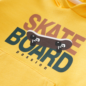 Sweat à capuche décontracté personnalisé pour enfants, imprimé avec un motif de skateboard, à manches longues, doux, avec poche pour enfants - Product Image 6