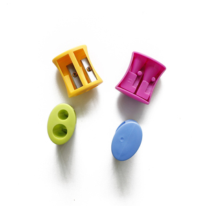 <span class=keywords><strong>Taille</strong></span>-<span class=keywords><strong>crayon</strong></span> en plastique à 2 trous pour étudiants en design et enfants - Product Image 1