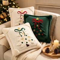 Housse de coussin personnalisée pour Noël, broderie nœud, beige et vert, avec pompons, pour décoration, vente en gros