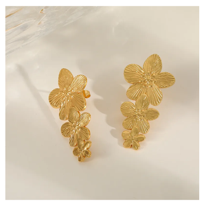 Pendientes de tuerca de acero inoxidable elegantes vintage, diseño de mariposa y flor multicapa, colgante de gota de perla chapado en oro, hipoalergénico - Product Image 3