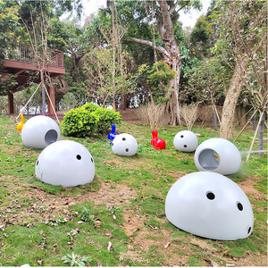 Sculpture d'animal en fibre de verre de forme irrégulière, décoration de jardin extérieure, ornement paysager moderne peint et autoportant - Product Image 2