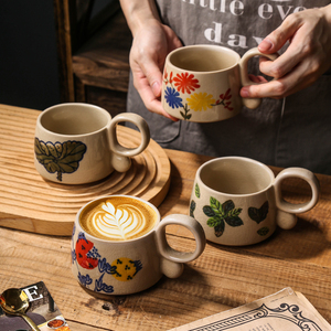 Tazza da Caffè in Ceramica Dipinta <span class=keywords><strong>a</strong></span> <span class=keywords><strong>Mano</strong></span> con Motivi Floreali Vintage, Stile Nordico, Logo Personalizzato, Smalto Craquelé, Tazza in <span class=keywords><strong>Porcellana</strong></span> per Latte, Tè e Caffè per Uso Domestico - Product Image 1