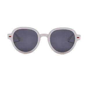 <span class=keywords><strong>Gafas</strong></span> de Sol Polarizadas con Marco de TPE Suave <span class=keywords><strong>para</strong></span> Bebés de <span class=keywords><strong>6</strong></span> a 36 <span class=keywords><strong>Meses</strong></span>, Ligeras, Resistentes a Impactos, Seguras y Cómodas <span class=keywords><strong>para</strong></span> Uso en Exteriores - Product Image 4