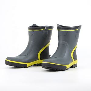 <span class=keywords><strong>Botas</strong></span> <span class=keywords><strong>de</strong></span> <span class=keywords><strong>agua</strong></span> <span class=keywords><strong>de</strong></span> caña media YL3618 al por mayor para hombre, impermeables, transpirables, antideslizantes y resistentes al desgaste, <span class=keywords><strong>de</strong></span> goma. - Product Image 1