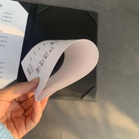 Pochette de menu en cuir personnalisée pour restaurant, avec insertion d'angle et logo sur mesure