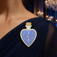 Broches en métal en gros, badges souvenirs personnalisés, épingles de revers en forme de cœur, épingles de mode, épingles de bouteille, épingles de potion magique de dessin animé, épingles en émail souple et dur, épingles à paillettes