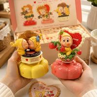 Figurine PVC Art Déco Série Sweet Heart Till Ilo, Couple Mignon, Thème Fraise, Décoration de Bureau pour la Saint-Valentin, Maison et Bureau