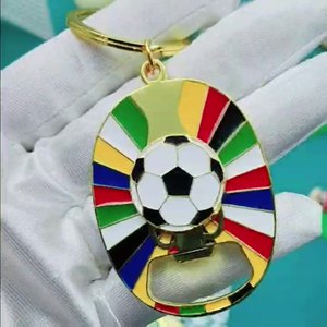Llavero Destapador de Botellas con Diseño de Balón de Fútbol Europeo, Anillo para Llaves con Bandera Multinacional para Aficionados - Product Image 3