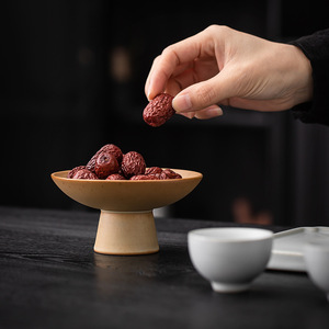 Assiette à thé et à collation en céramique rétro chinoise, ronde, cuite au four, jaune, pour usage domestique - Product Image 2