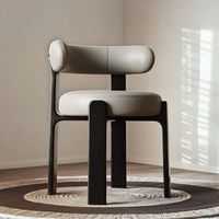 Chaise de salle à manger contemporaine en bois massif avec revêtement en cuir, design pliable, dossier haut de gamme moderne de style nordique français pour nouvelle maison