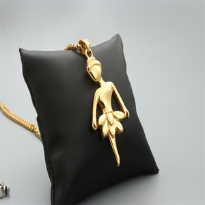 Yunnique – collier avec pendentif fille dansante, en acier inoxydable, argenté, blanc, style dessin animé, bijoux cadeau unisexe - Product Image 4