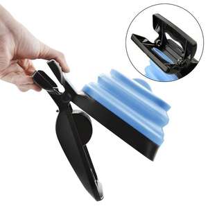 Ramasse-crottes pliable en silicone écologique avec support de sacs à déjections intégré, utilisation mains libres en extérieur, nettoyage facile, hygiénique pour chien - Product Image 4