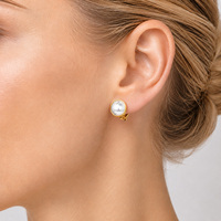 Anting-anting jepit mutiara imitasi bulat besar klasik warna emas berbingkai tanpa tindik perhiasan pengantin wanita untuk wanita dan gadis hadiah pesta.