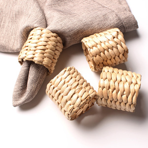 Anneaux de serviette en paille tressée en gros, accessoires de table réutilisables pour les distributeurs de fournitures de restaurants, commandes en gros - Product Image 1