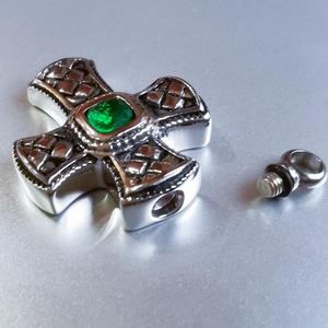 Liontin Kalung Kremasi Batu Kelahiran Berlapis Perak Baja Tahan Karat dengan Salib Celtic Vintage, Wadah Abu Jenazah, dan Kristal - Product Image 4